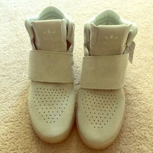 Mint Green Adidas Sneakers👟